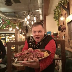 Στο «Meat The Stars» κάθε μέρα είναι Τσικνοπέμπτη!